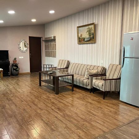 Bright Guesthouse In The Center Of Yerevan! Exterior photo