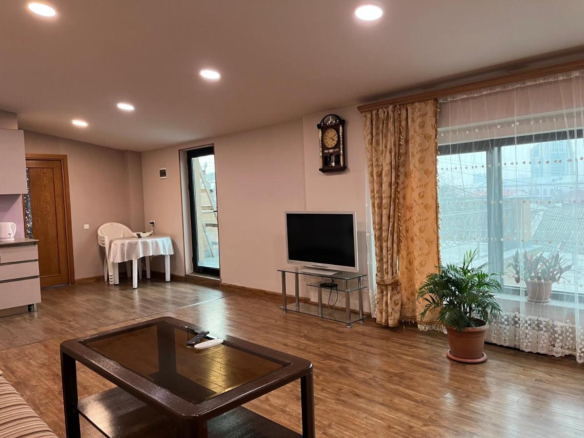 Bright Guesthouse In The Center Of Yerevan! Exterior photo