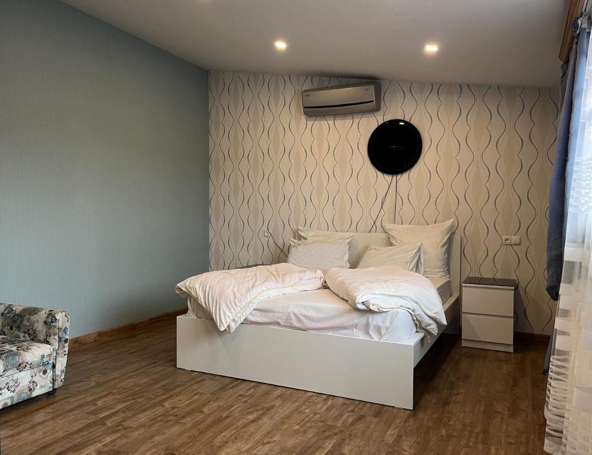 Bright Guesthouse In The Center Of Yerevan! Exterior photo